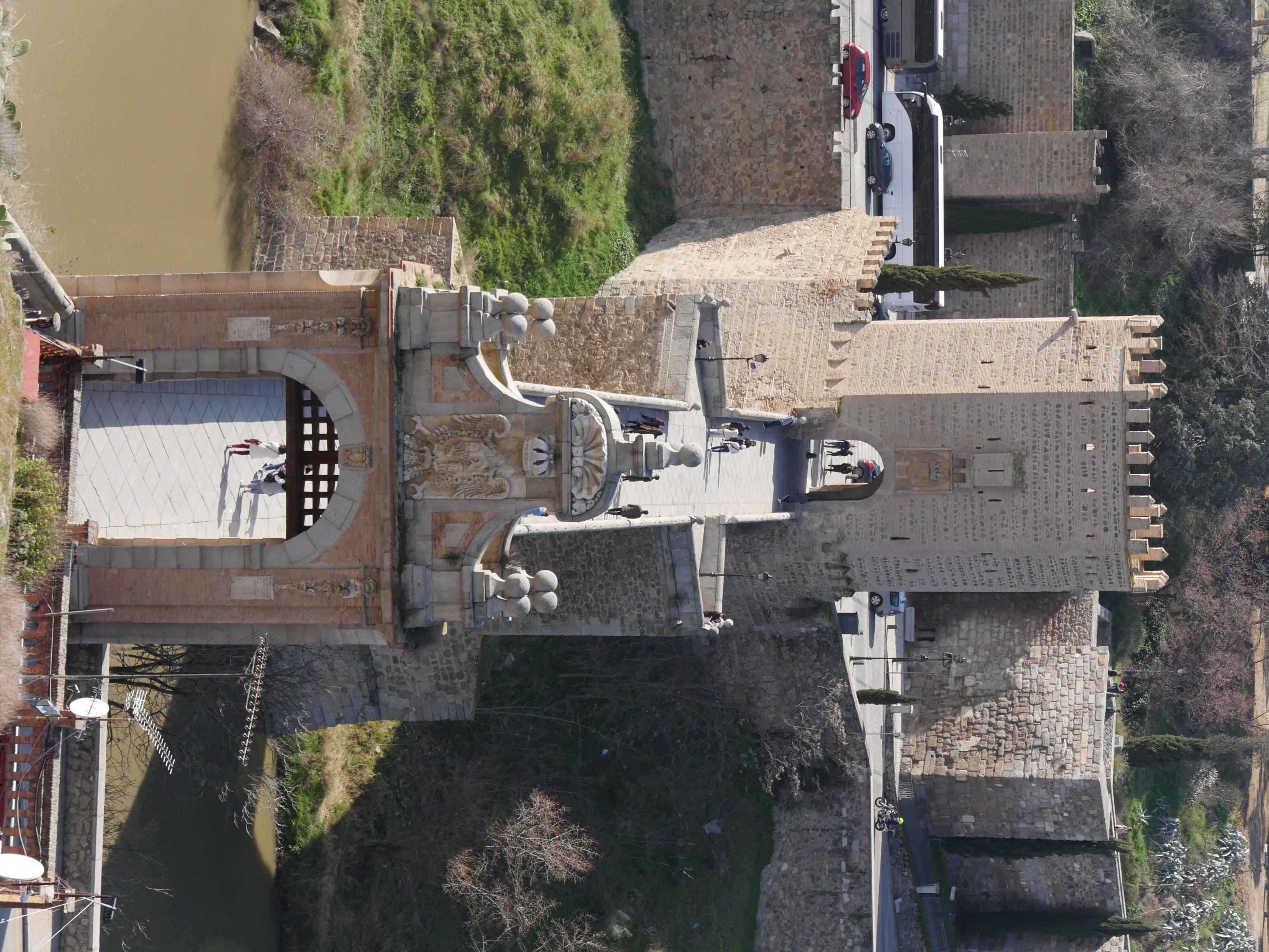 Alcántara Bridge leading to the castle. © SEO BirdLife